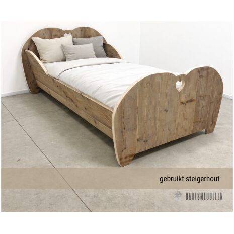 Steigerhouten bed Evi in gebruikt steigerhout