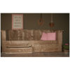 Steigerhouten bedbank Steigerhouten bedbank - eenpersoonsbed van hout met lades onder het bed en een brede bedrand