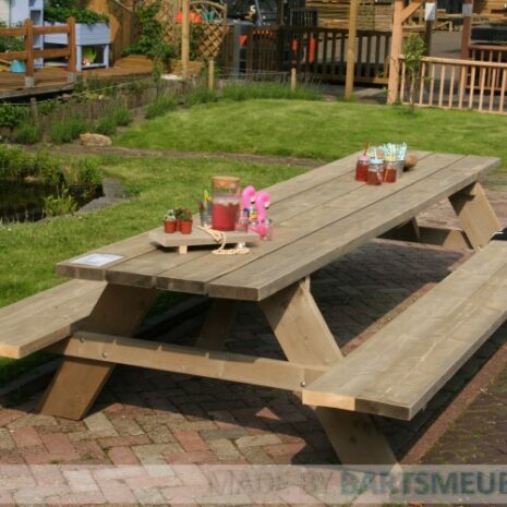 Steigerhouten picknicktafel