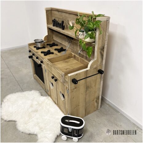 Steigerhouten speelkeuken 14 voor uren speelplezier