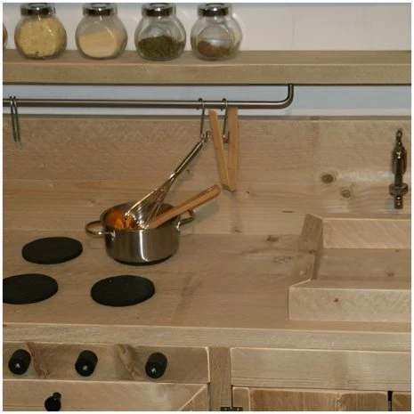 detail steigerhouten speelkeuken 10