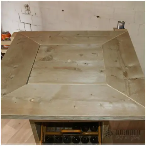 details blad steigerhouten biertafel joost