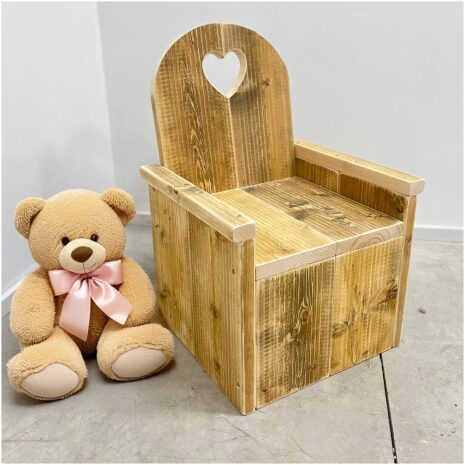 houten kaptafel peuter stoel met hart