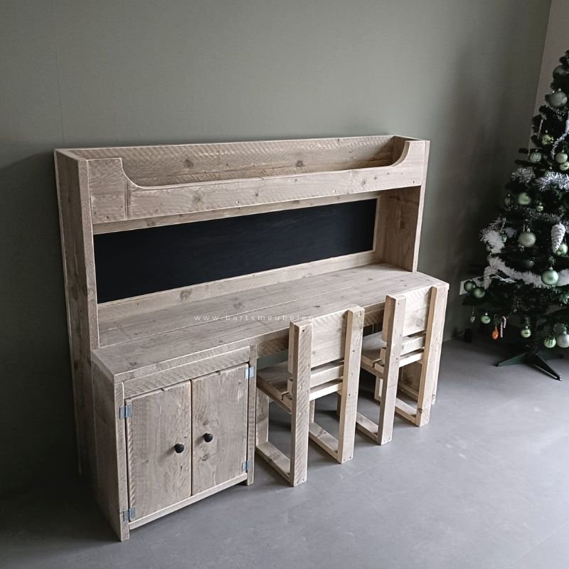 speelmeubel_17_kinderbureau_voor_kleintjes_old-look_steigerhout