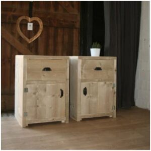 steigerhouten nachtkastje