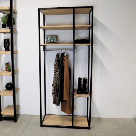 Garderobekast eikenhout en staal 1 - industriele garderobekasten in de hal