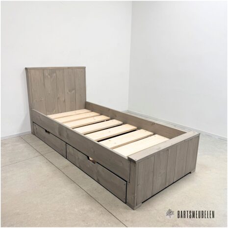Houten bed Milan met opbergruimte