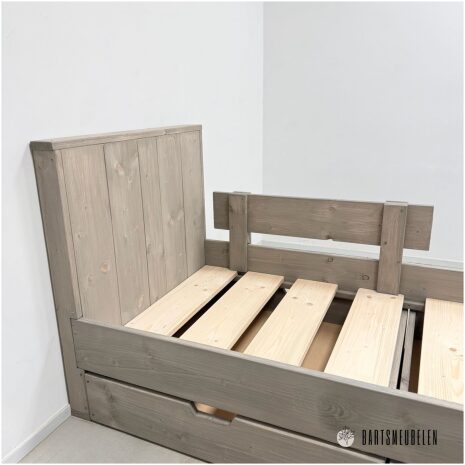eenpersoons bed Milan steigerhout
