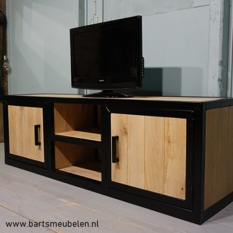 tv-meubel-eikenhout-en-staal-3.4