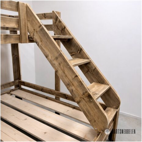 Stapelbed 3 persoons Laura met trap