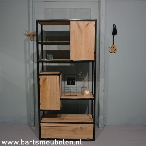vakkenkast eikenhout en staal 7 (2)