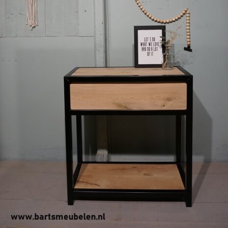 dressoir-rustiek-eikenhout-en-staal-breda.5