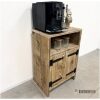 Lage koffiekast van steigerhout voor een gezellige coffee corner