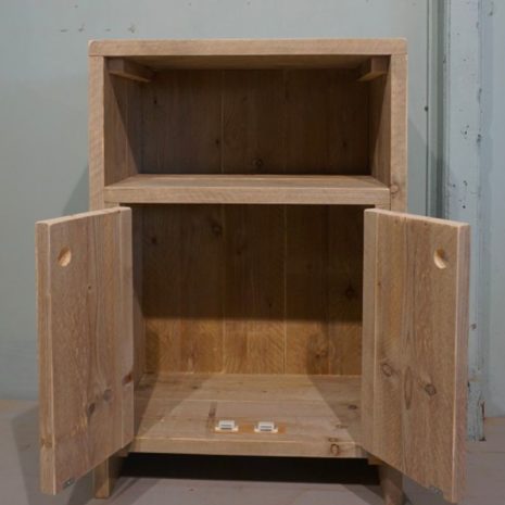 steigerhouten koffiekastje met open deuren