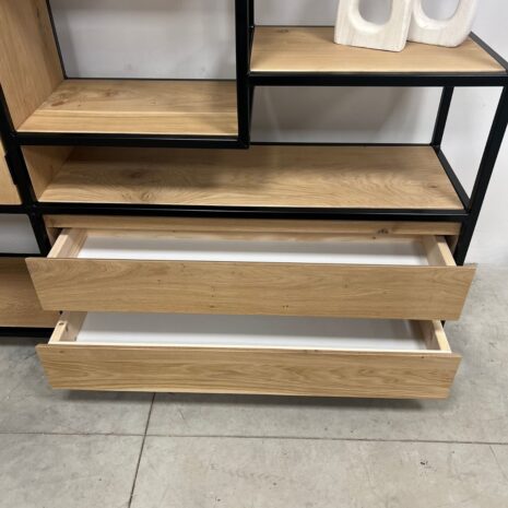 stalen frame wandkast met opbergruimte laden