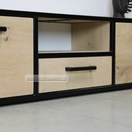 industriele tv kast cato detailfoto