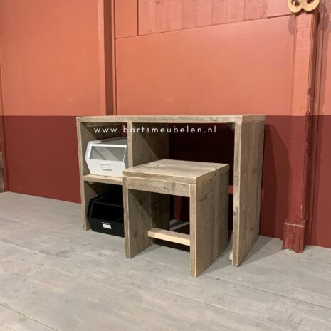 kinderbureau met open vakken sue steigerhout