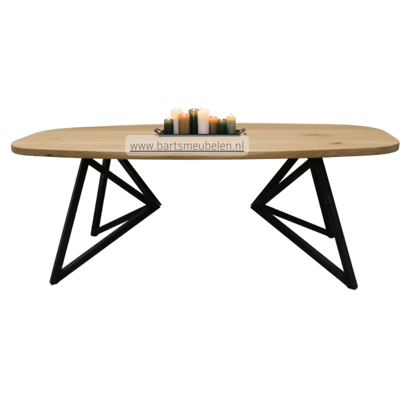 ovalen eettafel deens met logo