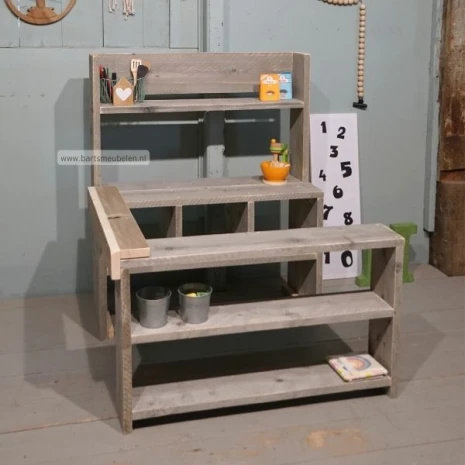 speelgoedwinkeltje van steigerhout