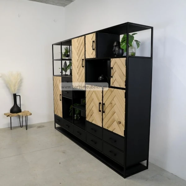 stalen-visgraat-kast-eiken.2