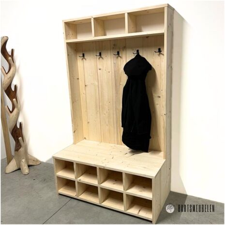 Garderobekast van steigerhout Neeltje