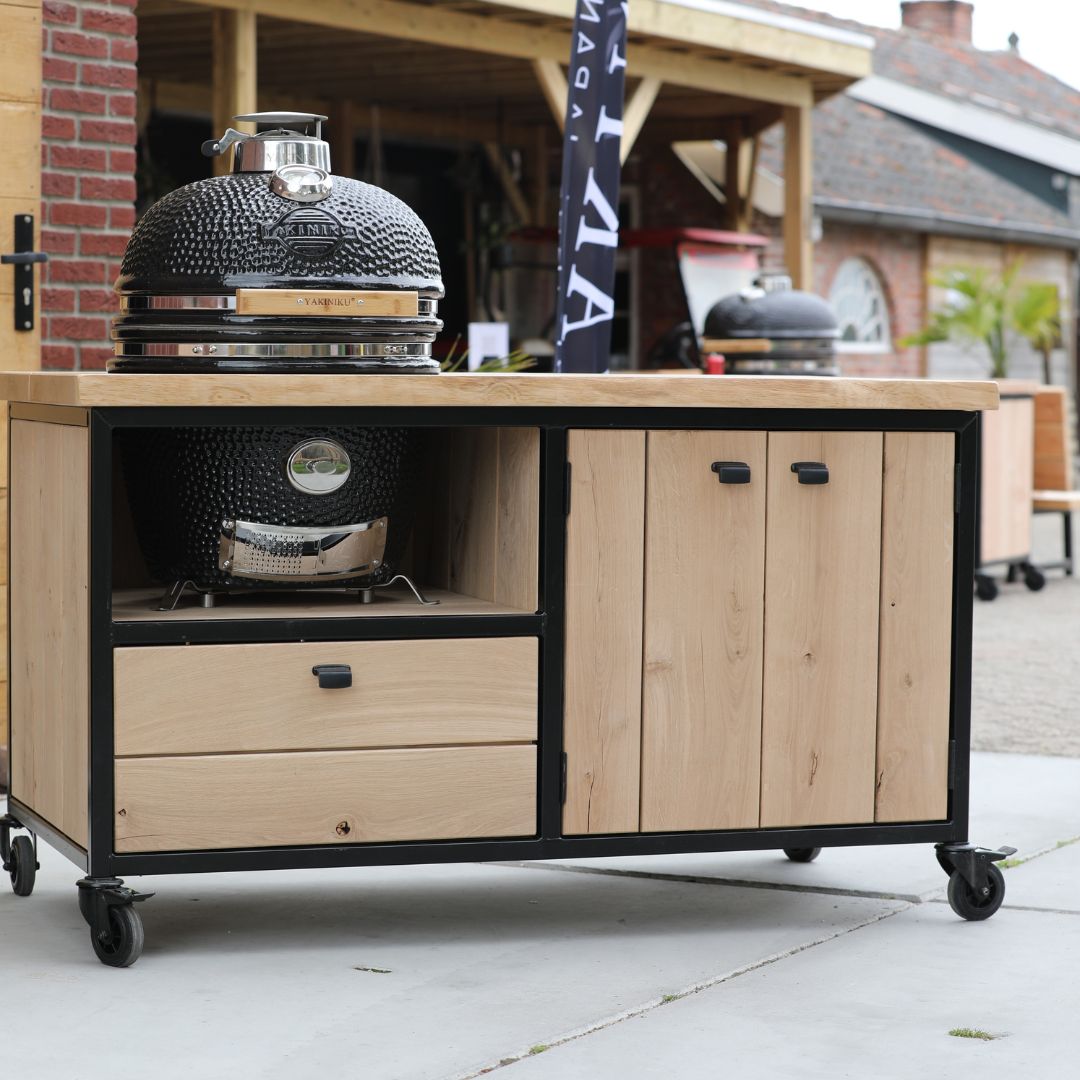 bbq tafel industrieel jim van eikenhout met een stalen frame op wielen bbq tafel industrieel jim van eikenhout met een stalen frame op wielen