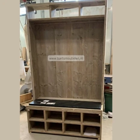 garderobekast Neeltje steigerhout