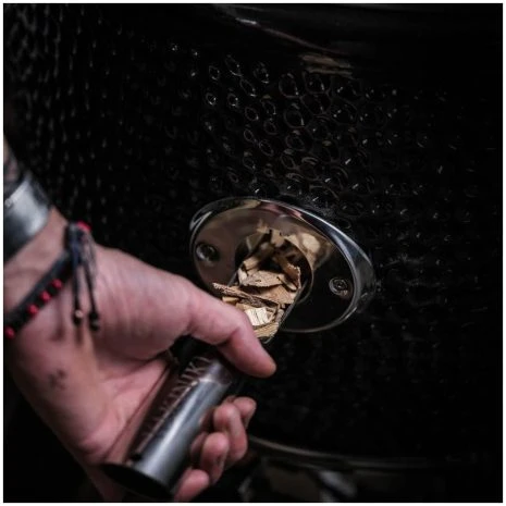 woodchipper in gebruik yakiniku