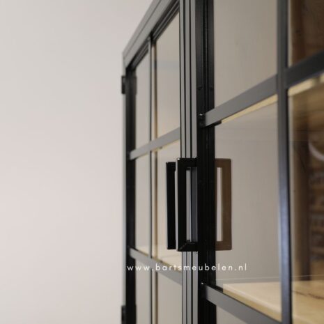 buffetkast industrieel mirre details