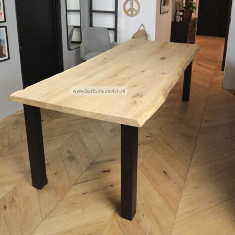 tafel boomstamblad met 4 poten van staal