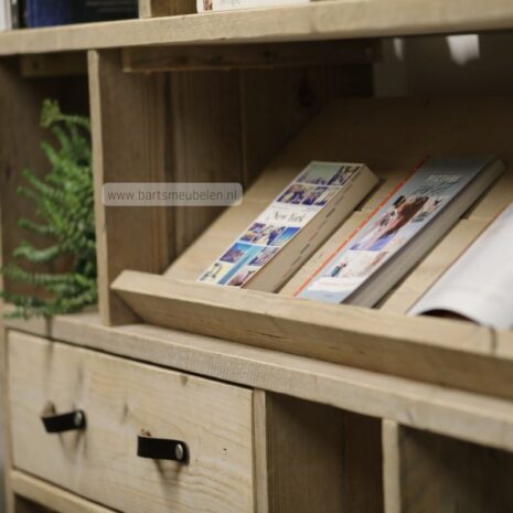 wandkast steigerhout met liggend deel voor boeken