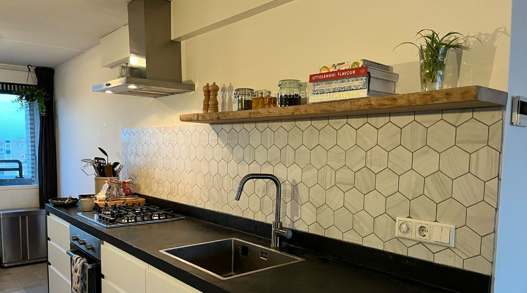 Hoe je een wandplank correct ophangt: tips en trucs