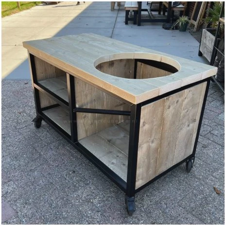 Steigerhouten_buitenkeuken_Seff_Kamado_Rechts_zwart_frame_op_wielen_dik_steigerhouten_blad