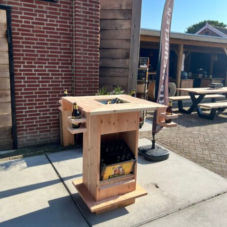 Bier statafel douglashout buiten