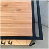 Buitenkeuken op wielen eucalyptus. detail