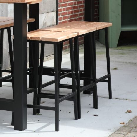 Douglas barkruk met stalen frame per stuk