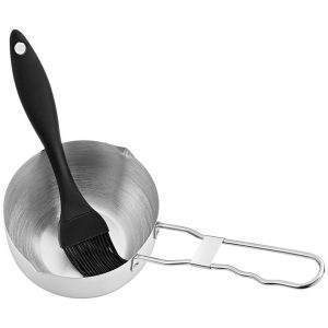 RVS Sauspannetje met silicone kwast in gebruik