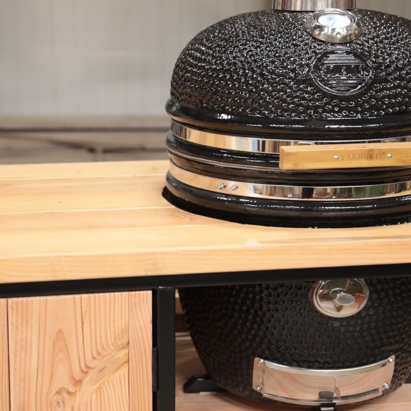 Douglas buitenkeuken industrieel op maat met koelkast en kamado large Yakiniku met details