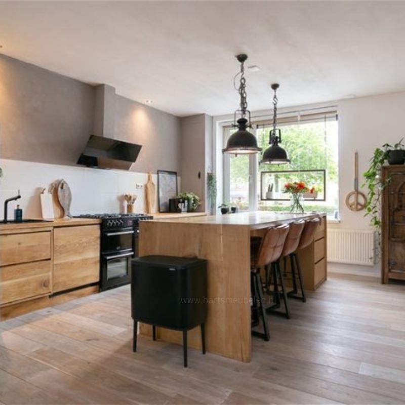 halfhoge bartafel eikenhout op maat