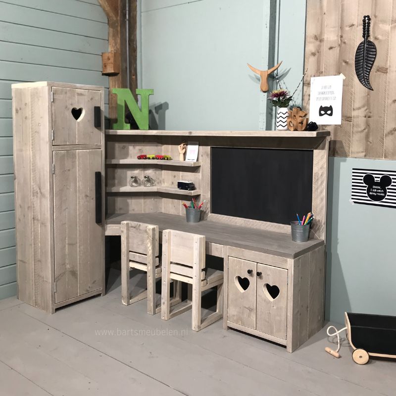 speeltafel hoek 2-6 jaar van steigerhout met grey wash blad