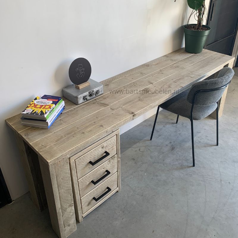 steigerhouten bureau op maat met ladenkastje