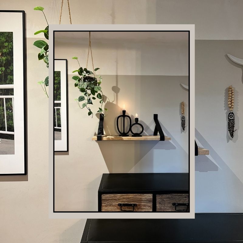 wandplank 25mm dik eikenhout met zwart metalen ophangsysteem