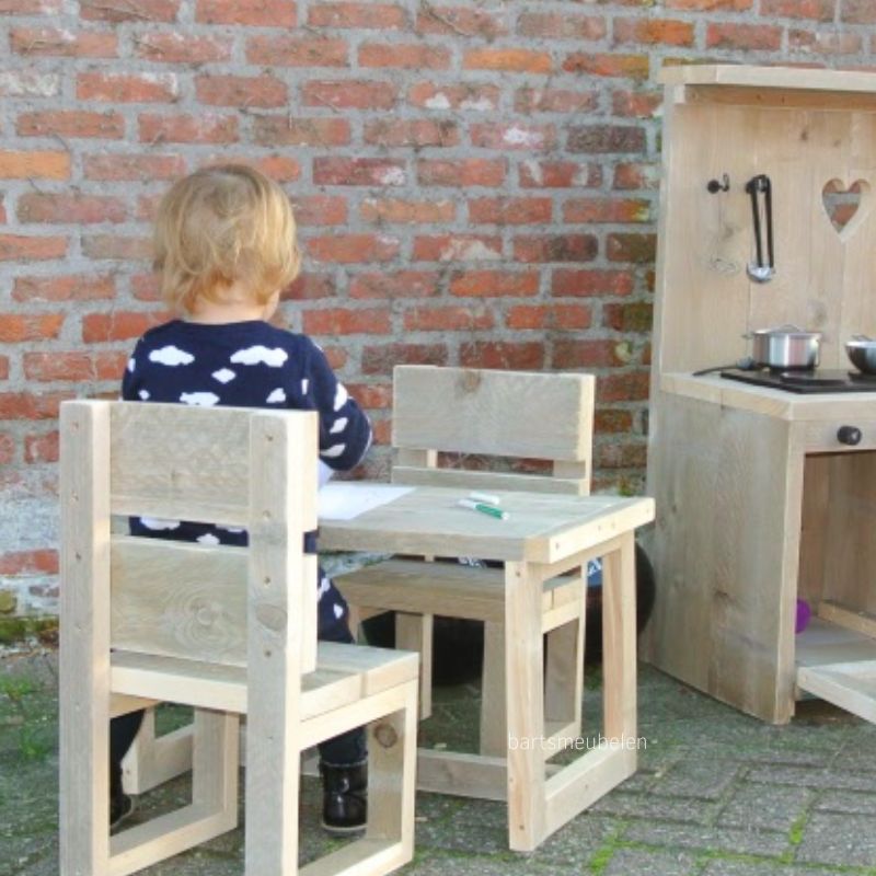 Tafeltje en Stoeltjes voor Peuter in de Tuin