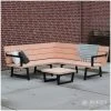 Houten hoekbank met stalen frame en armleuning douglas