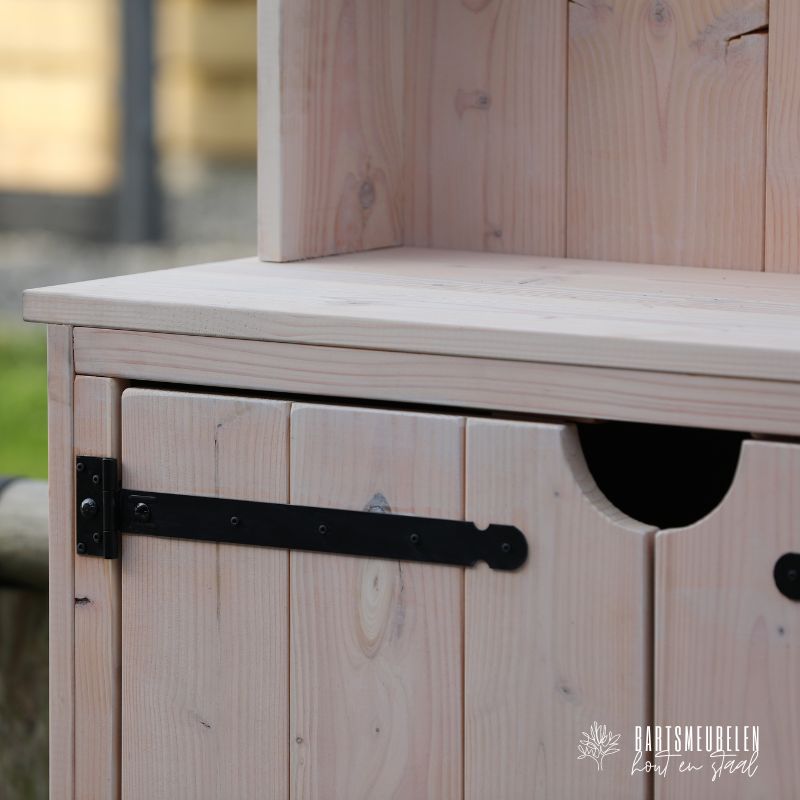 houten tuinkast douglas met white-wash detailfoto