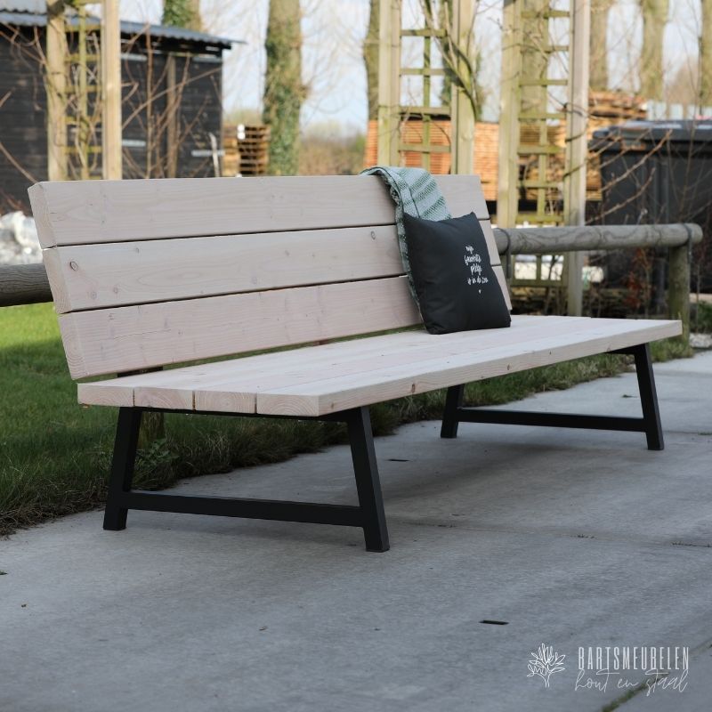 moderne tuinbank met stalen frame douglas en white olie moderne tuinbank met stalen frame douglas en white-olie