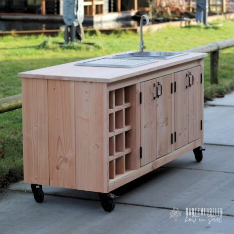 buitenkeuken met inbouw element - afbeelding zijkant