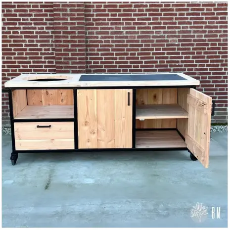 vooraanzicht-met-detail-kast-buitenkeuken-douglas-en-staal-goes