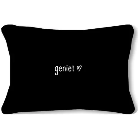 Zwart buitenkussen met tekst ‘Geniet – 60x40 cm zoedt Zwart buitenkussen met tekst ‘Geniet’ – 60x40 cm zoedt