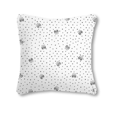 achterzijde Wit Tuinkussen- Relax, trek je slippers aan en laat 't gaan' – Zoedt – 40x40cm